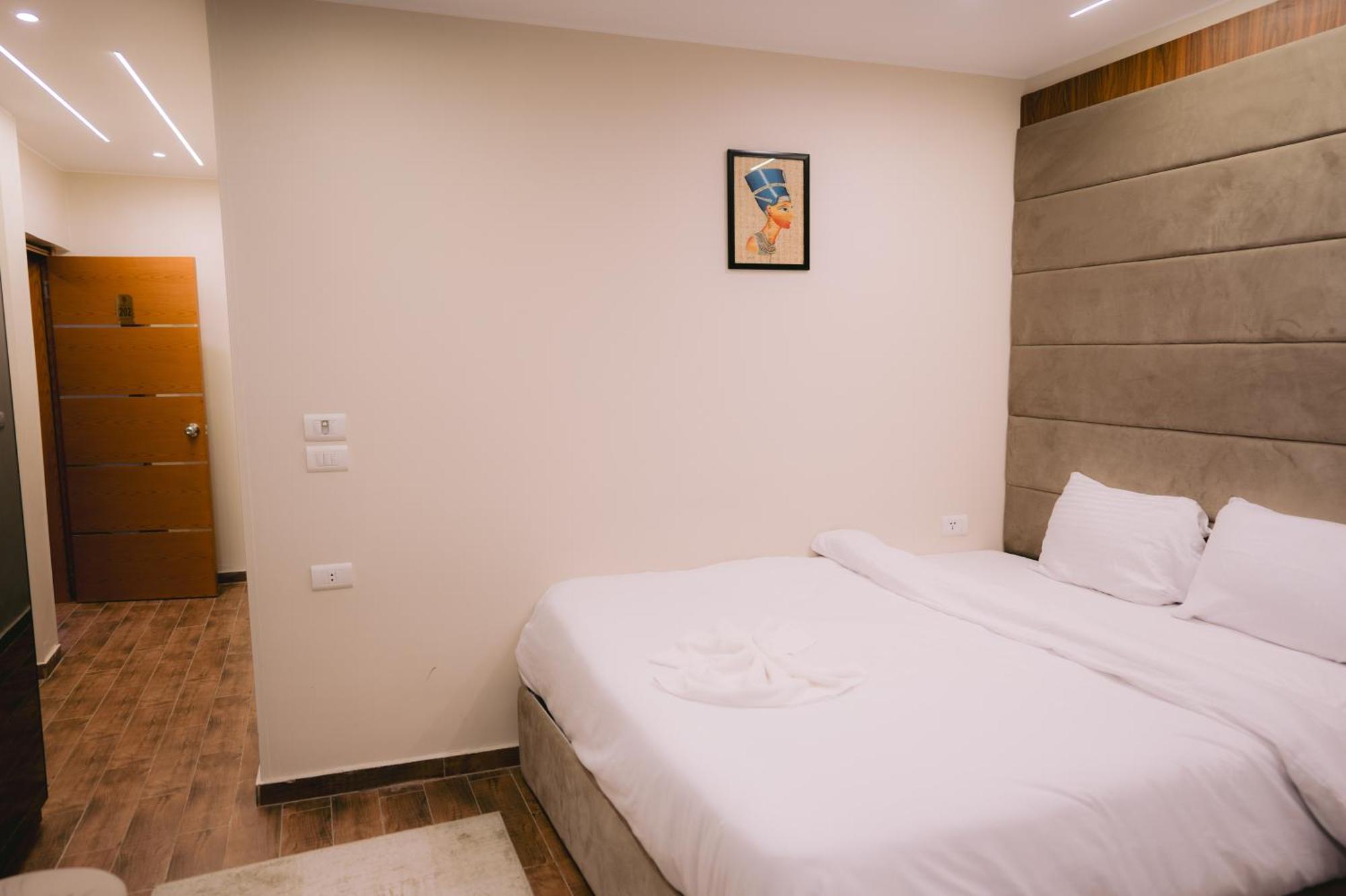 Tuya Pyramids Inn Kafrat al Jabal Экстерьер фото