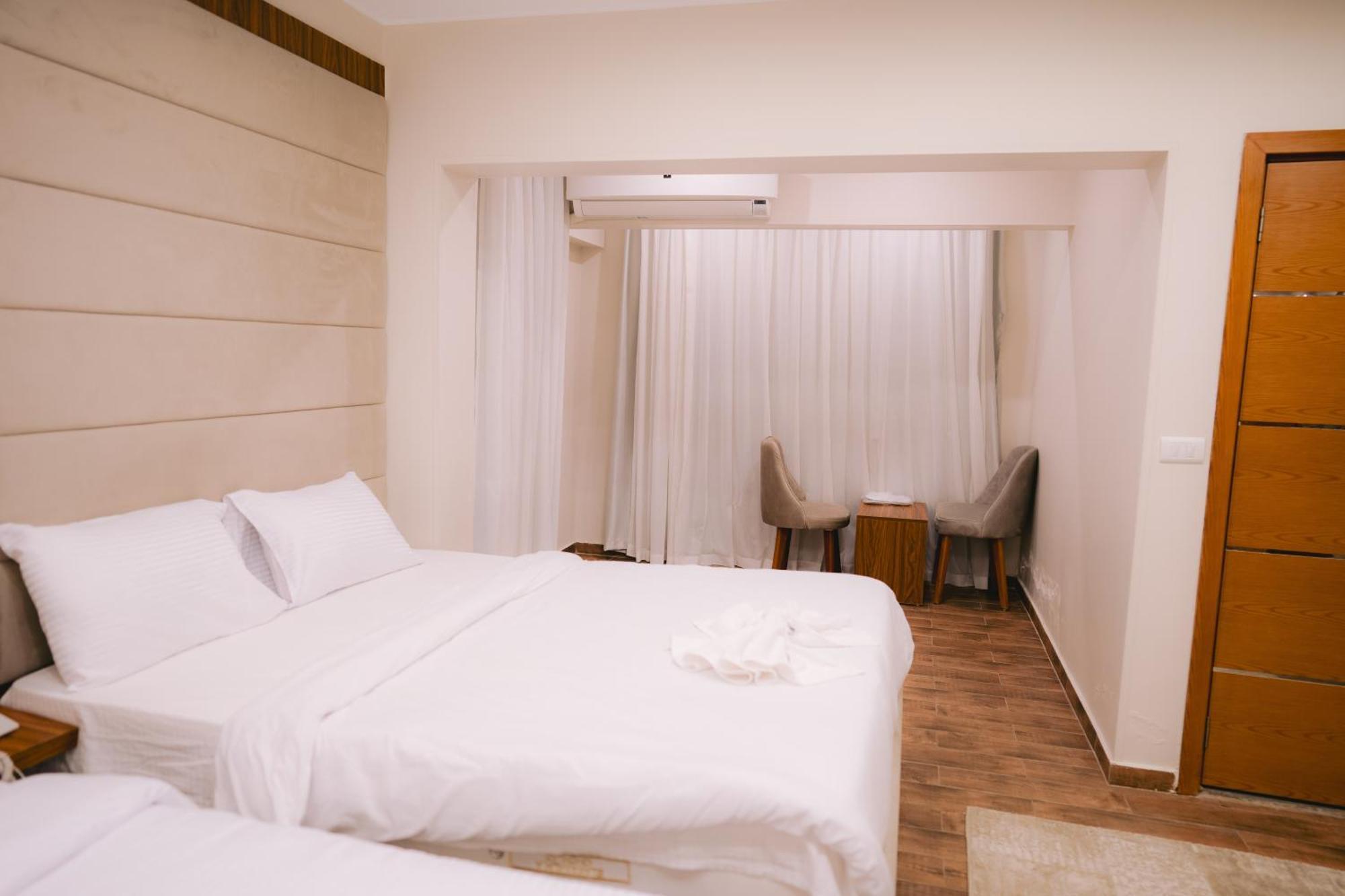 Tuya Pyramids Inn Kafrat al Jabal Экстерьер фото