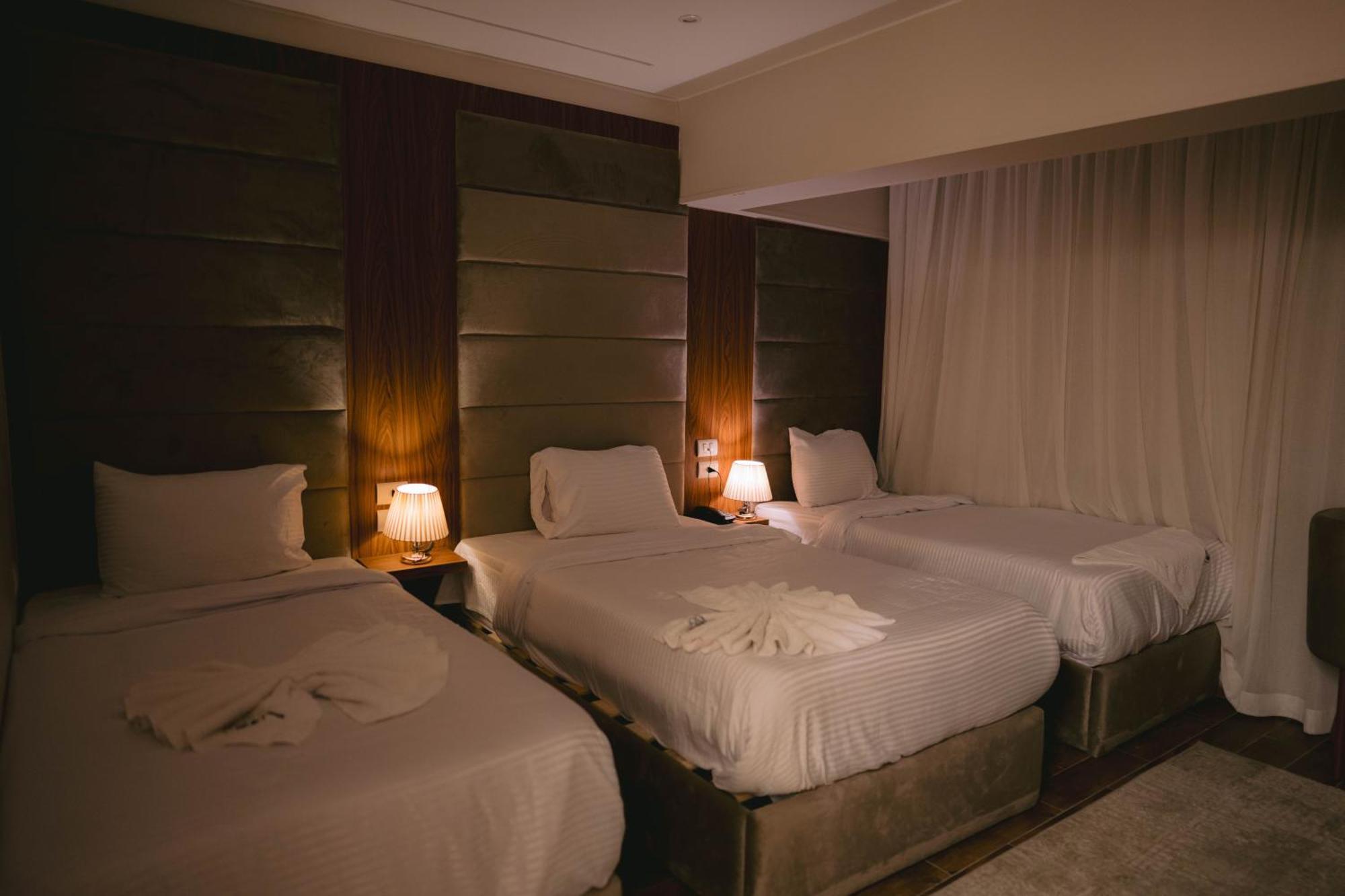 Tuya Pyramids Inn Kafrat al Jabal Экстерьер фото